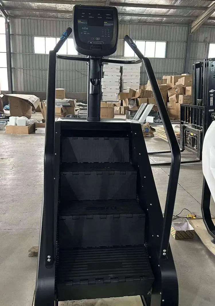 

Тренажер для дома 2026: Степпер-тренажер Stairmaster для вертикальных кардиотренировок, имитирующий подъем по лестнице