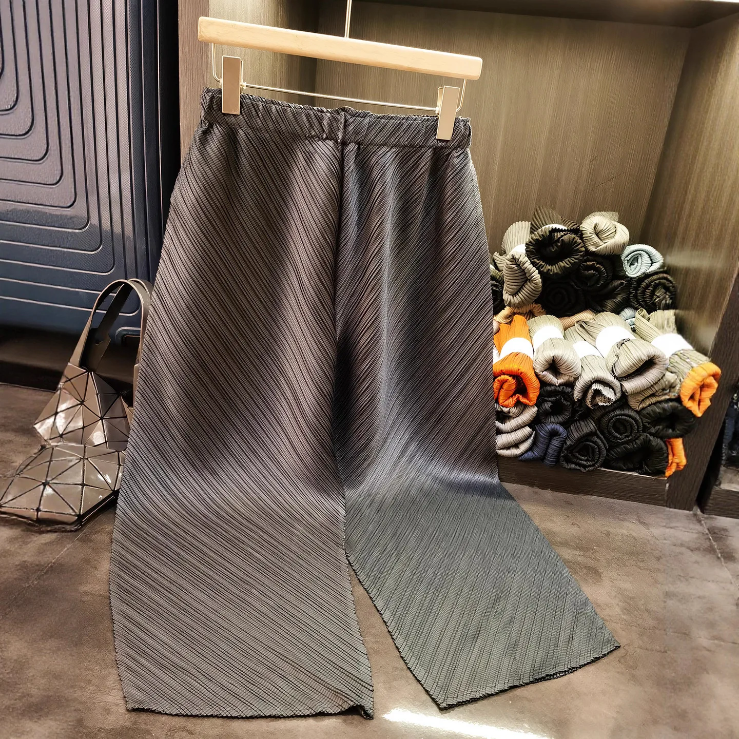 Miyake Summer New Japanese High-waisted Wide-leg Pants Female Pleated Design Sense of Hundred Solid Color Casual Pants Female