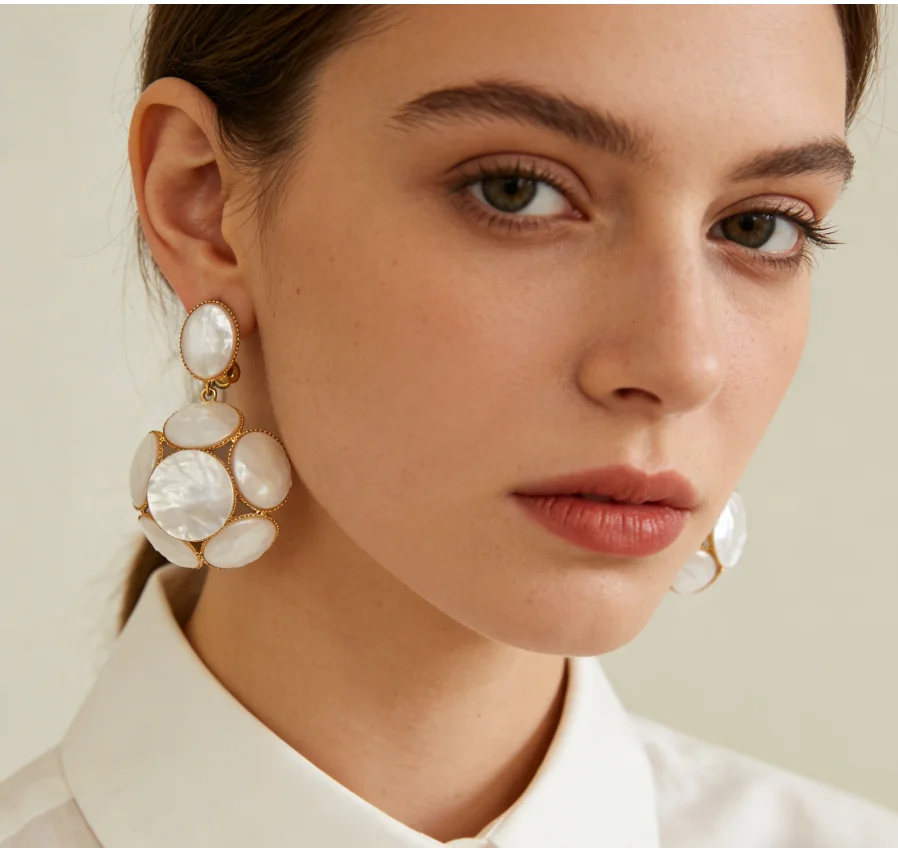 

Brass With 18k Gold Natural Shell Floral Drop Earrings Women Jewelry Party Boho T Show Gown Runway Rare Korean Japan