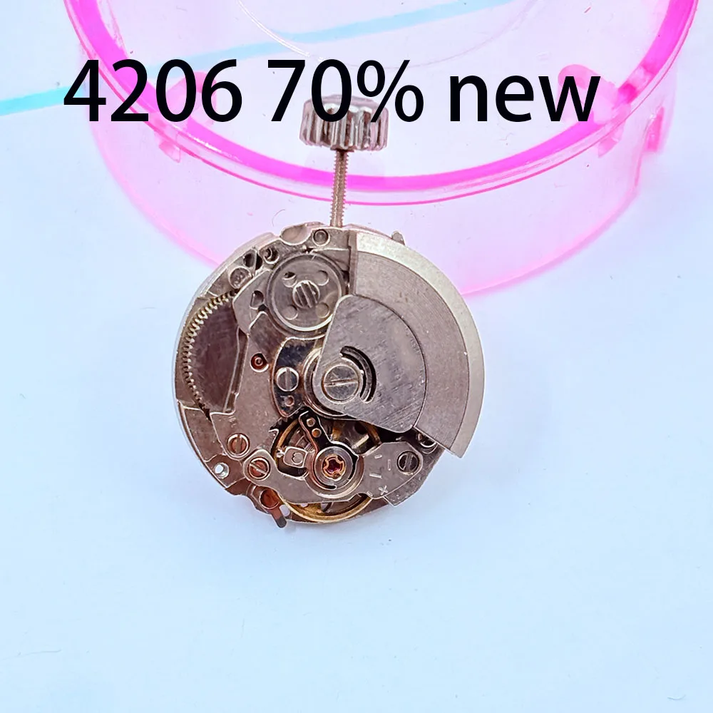 

аксессуары для часов и разобранные детали часового механизма новые и работает свойства. Когда управлять аксессуарами 70%