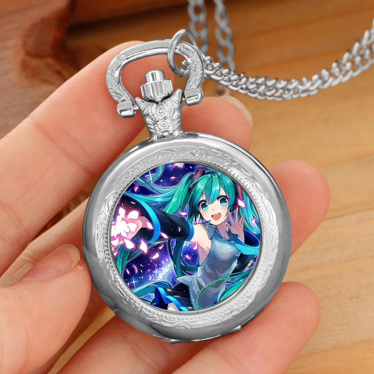 Hatsune Miku Design Vidro Dome Quartz Relógio de Bolso, Cadeia Durável, Numeral Árabe Dial, Presentes Criativos para Homens e Mulheres