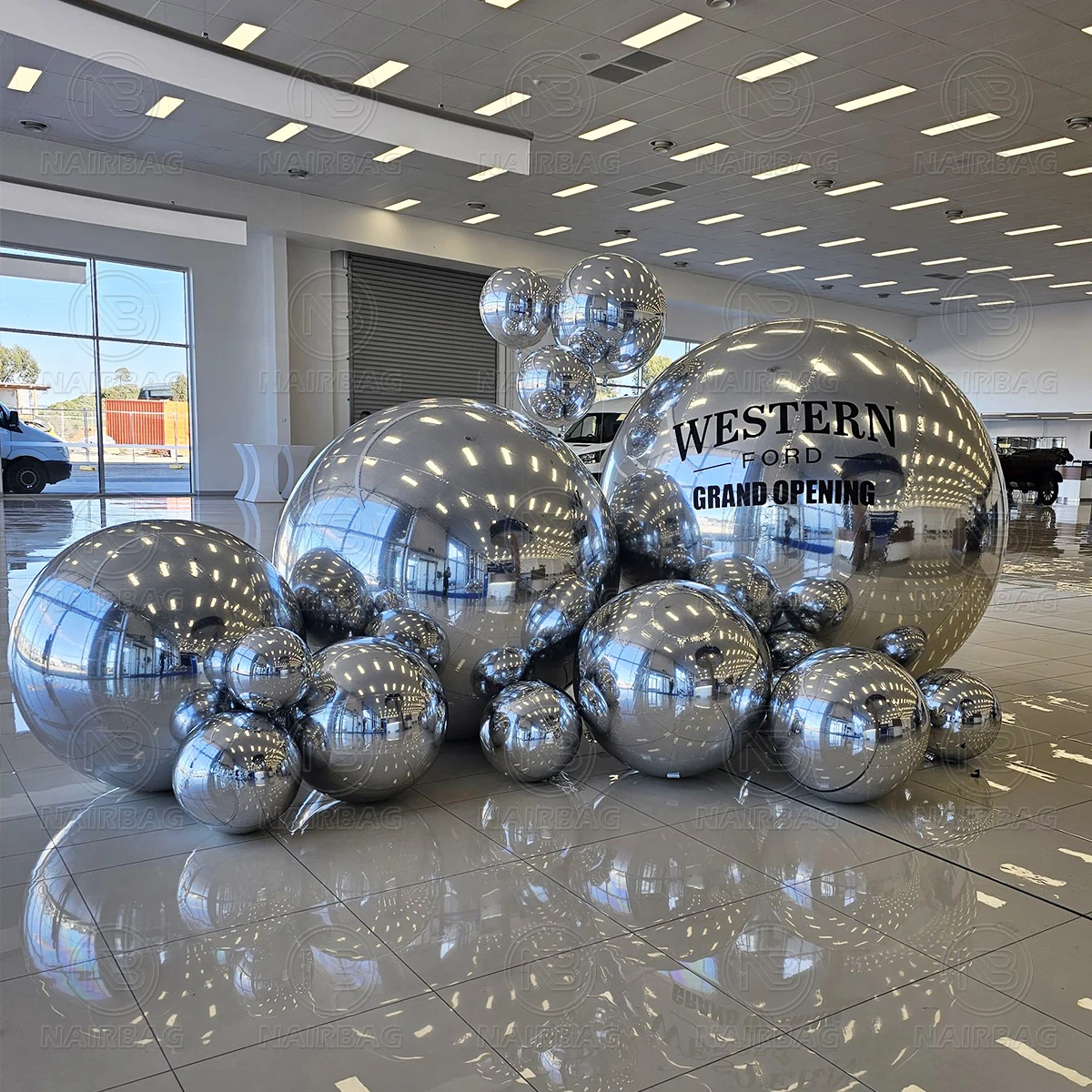 

Inflatable Mirror Balls Sphere PVC Large Reflective Mirror Balloon Big Shiny Ball for Disco Christmas Wedding Party Events Decor