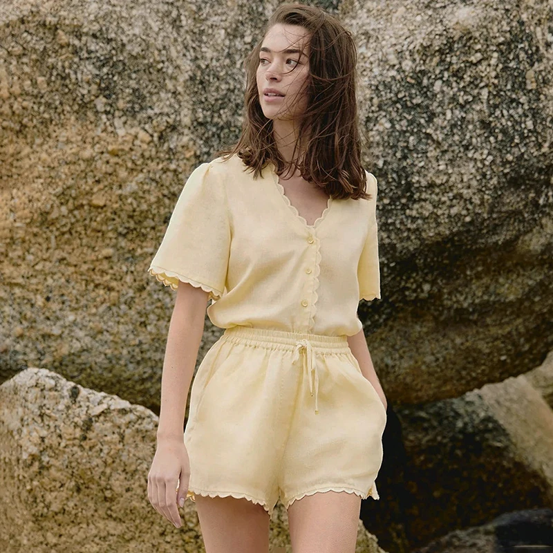 

TARUXY Laciness Top Shorts Two-Piece Set Women's Summer New V-Neck Short-Sleeved Cardigan Lace-Up Shorts Set Female Leisure Suit