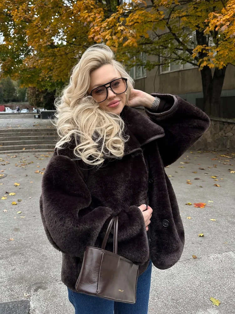 

Brown Lamb Wool Jacket Women Fashion Lapel Full Sleeve Single Breasted Loose Short Jackets 2025 Lady Winter Commute Streetwear