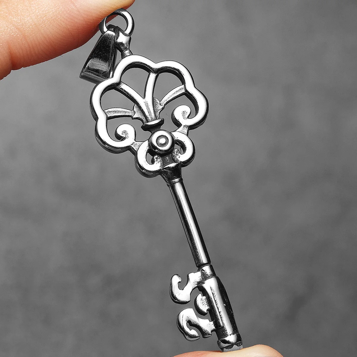 Simple Retro Key Men Necklaces With Pendant Stainless Steel Jewelry For Male Women Punk Hip Hop Accessories Gifts Wholesale