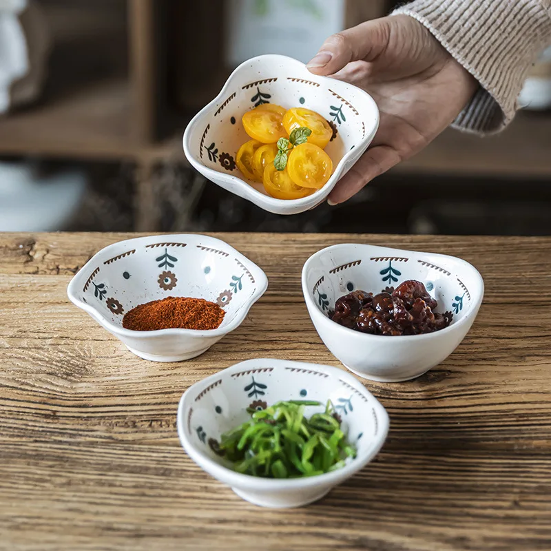 

Creative Red Flower Flavor Dish Restaurant Snack Chili Plates Mini Dipping Sauce Dishes Soy Vinegar Dip Bowl Houeshold Tableware