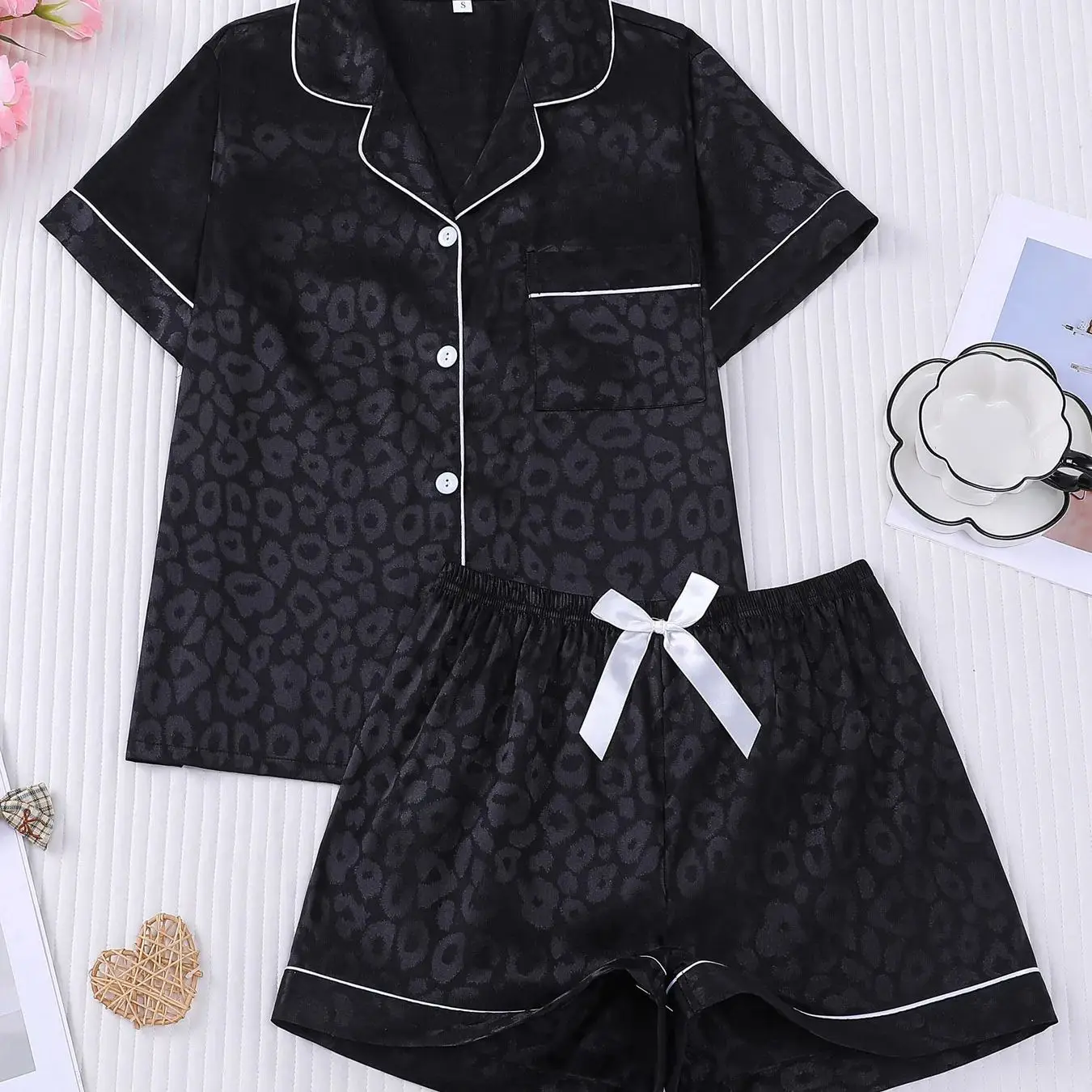 

Women's dark leopard print ice silk pajamas set, cardigan, short sleeved shorts, breathable and sweat proof two-piece set