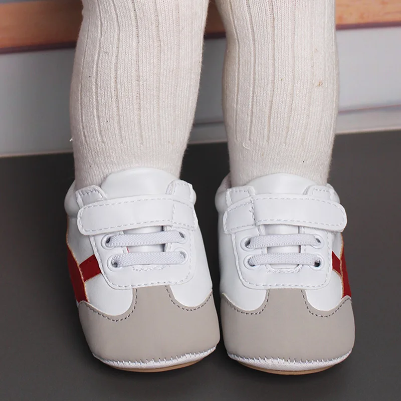 1 pair of soft soled breathable, cute and comfortable baby sports walking shoes