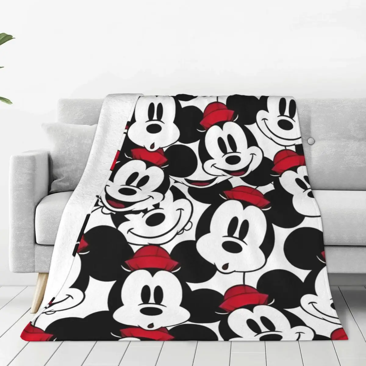 Warm Blanket Decorative Mickey Minnie Mouse Throw Blanket Cute Cartoon Flannel Bedspread For Bed Comfortable Sofa Bed Cover