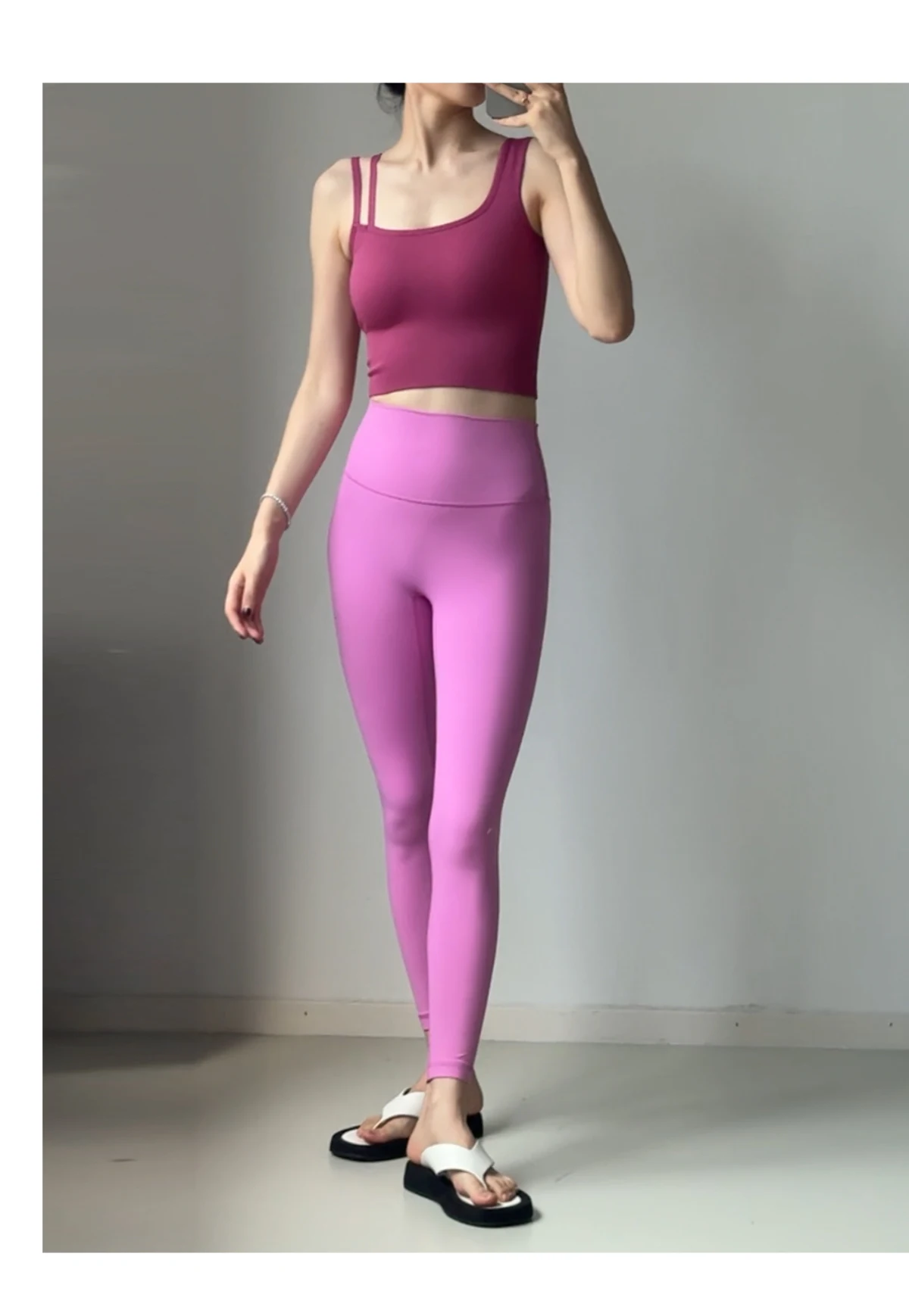 Sommer-Yogahose für Damen, hohe Taille, elastisch, formgebend, keine unangenehmen Linien, atmungsaktiv, für Laufen, Fitness, Training, Yoga, Sport. – Detail 12