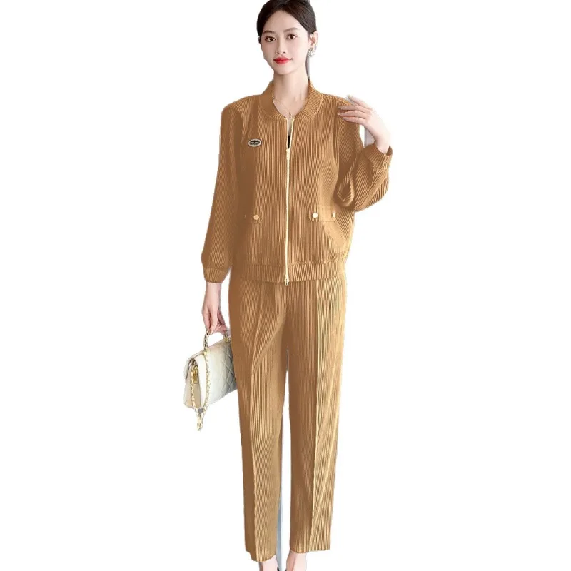 ชุดกางเกงพลีท Miyake คอลเลคชั่นฤดูใบไม้ร่วง แฟชั่นใหม่ เสื้อคาร์ดิแกนพลีทคอปกผู้หญิง ซิปด้านหน้า กางเกงขายาวทรงตรงขาเล็ก ชุดสองชิ้น