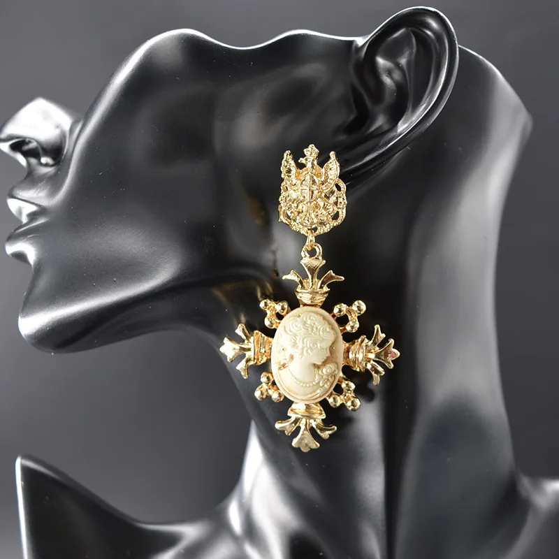 European And American Exaggerated Baroque Alloy Exaggerated Resin Figure Earring Girl Retro Courtly Style Artistic Earrings