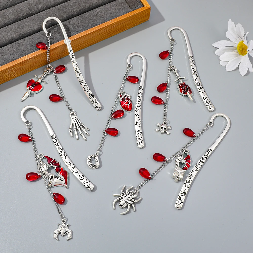 جمجمة مرجعية عتيقة، عنكبوت، مضرب، علامة مرجعية من سبيكة قلادة قطرة الدم، مع إشارة مرجعية لسلسلة الخرز، هدية الهالوين.