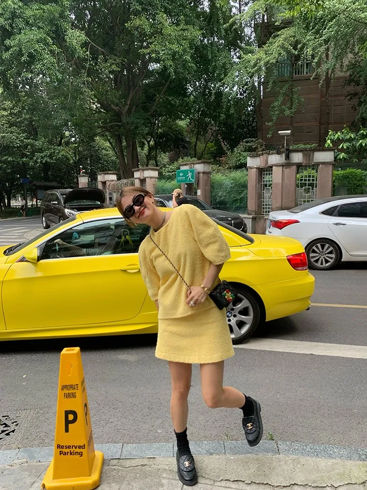 

Yellow Short Sleeve A-Line Skirt Set Women's Fashion Ensemble Two-Piece Suit Autumn Collection Polyester Fabric