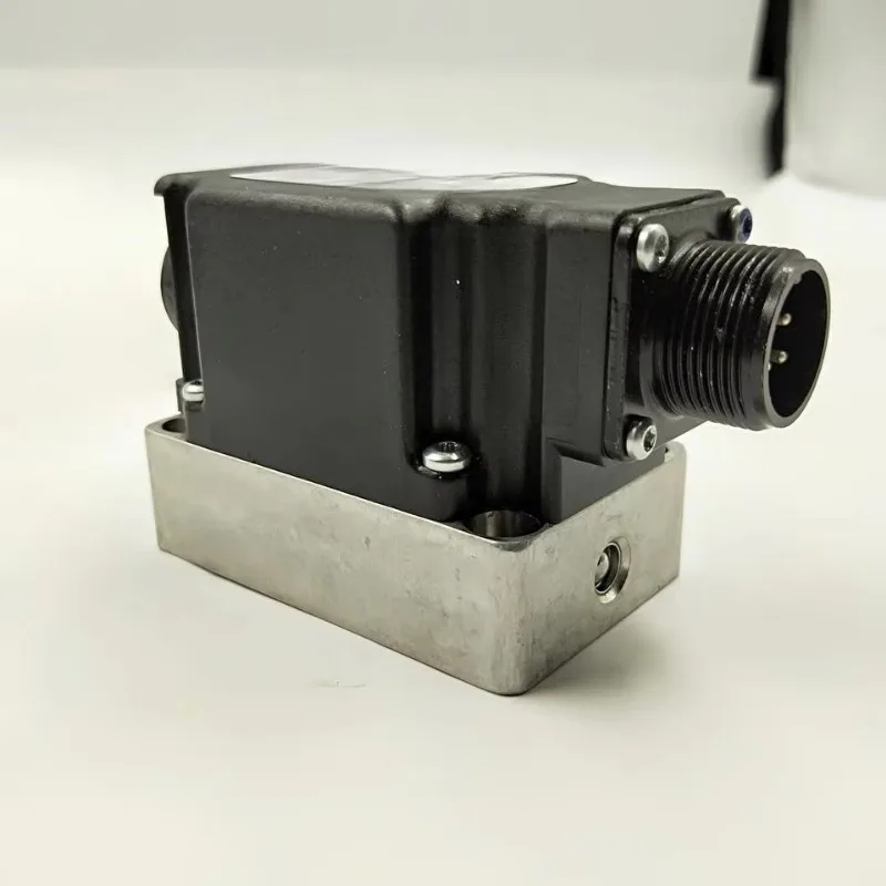 MCV116 Series Control Valve MCV116A1402 MCV116A1407 MCV116A1501 Hydraulic Valve