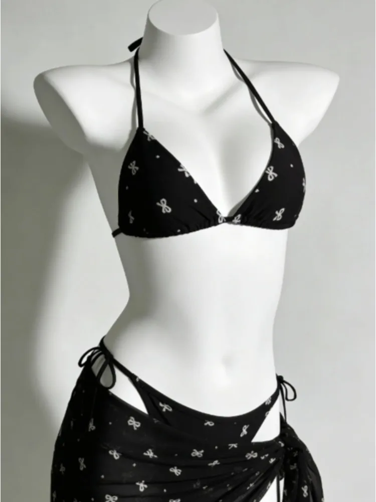 

Элегантный полосатый комплект бикини 2026 для женщин: купальник с высокой талией из мягкой ткани, пляжный наряд для летнего отпуска, стильная новинка