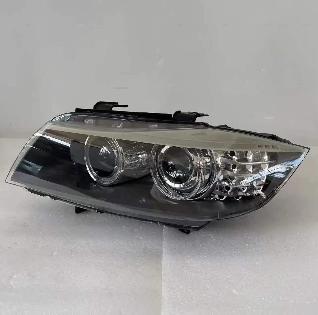 Suitable for BMW 3 Series E90 2009-2011 model 320 325 330LED headlights, factory removed headlight assembly
