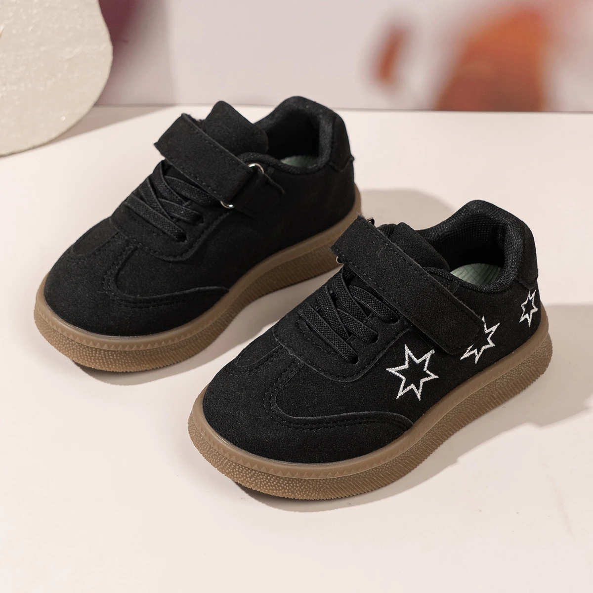 Toddler Retro Casual Sneakers, Star Embroidery Hook‑and‑Loop Soft Sole Kids Autumn Shoes for Boys Girls