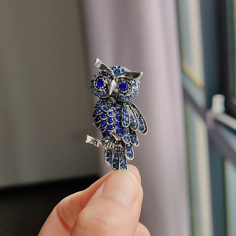 Delicate Owl Brooches Trendy Rhinestone Animal Brooch Badge Pin New Fashion Jewelry Women Gifts Party Clothing Accessories