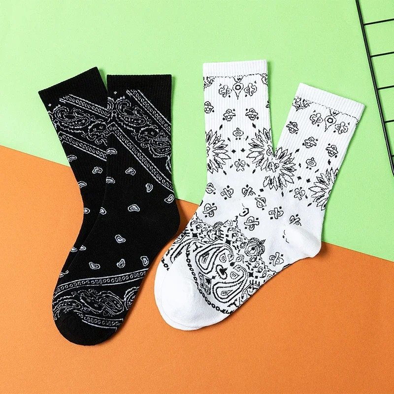 New Fashion Men and Women Socks Cotton Color Striped Harajuku Art Skateboard Cute Funny Happy Original Girls Hip Hop Tube Socks