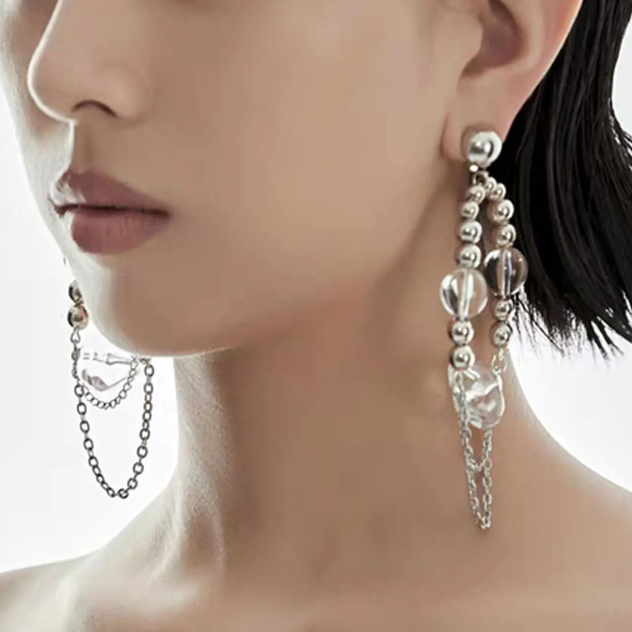 HUANZHI Irregular Clear Beaded Earrings Cyberpunk Futuristic Tassel Long Earrings Fashion Exaggerated Jewelry for Women Girls