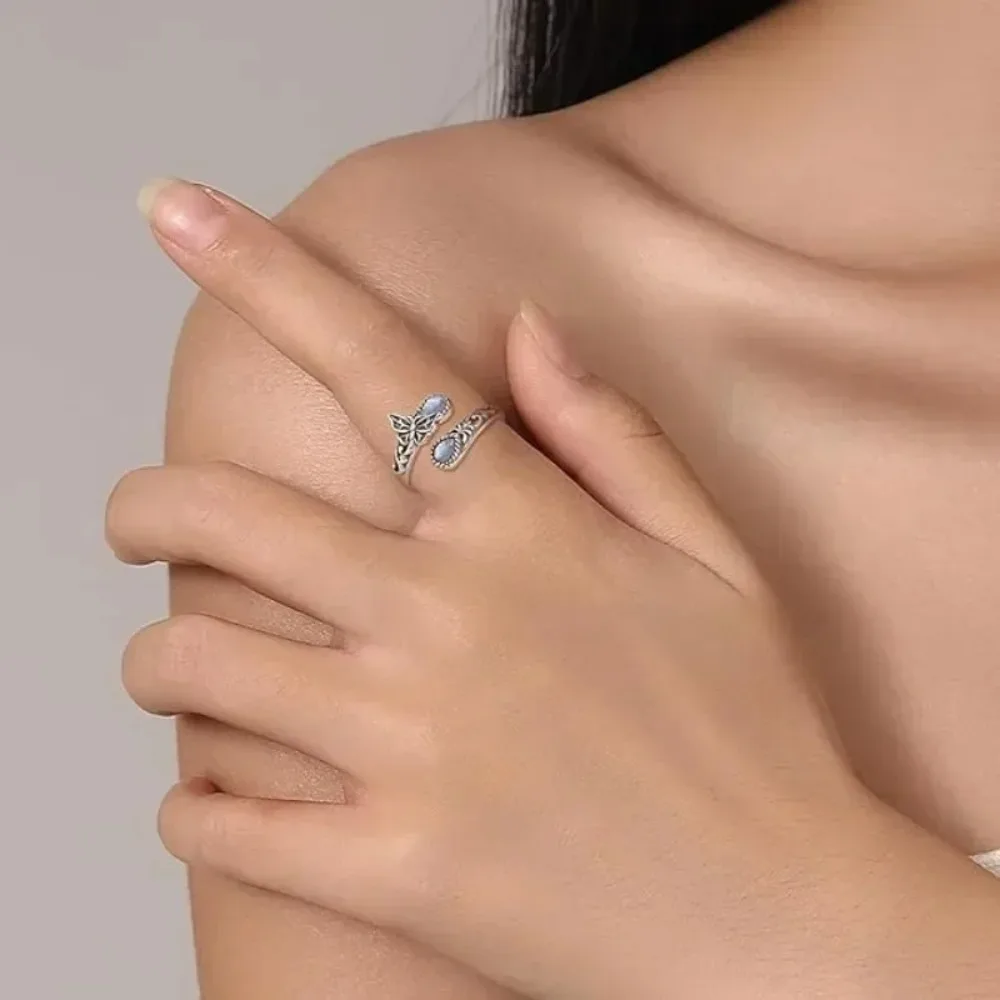 

Винтажное серебряное кольцо с бабочкой для женщин, регулируемое, с натуральным лунным камнем, ювелирное украшение