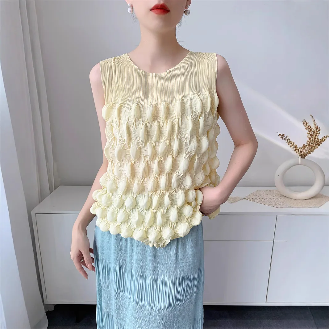 Handmade Summer 2025 New Arrival Casual Sle Bubble Pleated T-irt round Ne Svel Versatile Vest Top for Women
