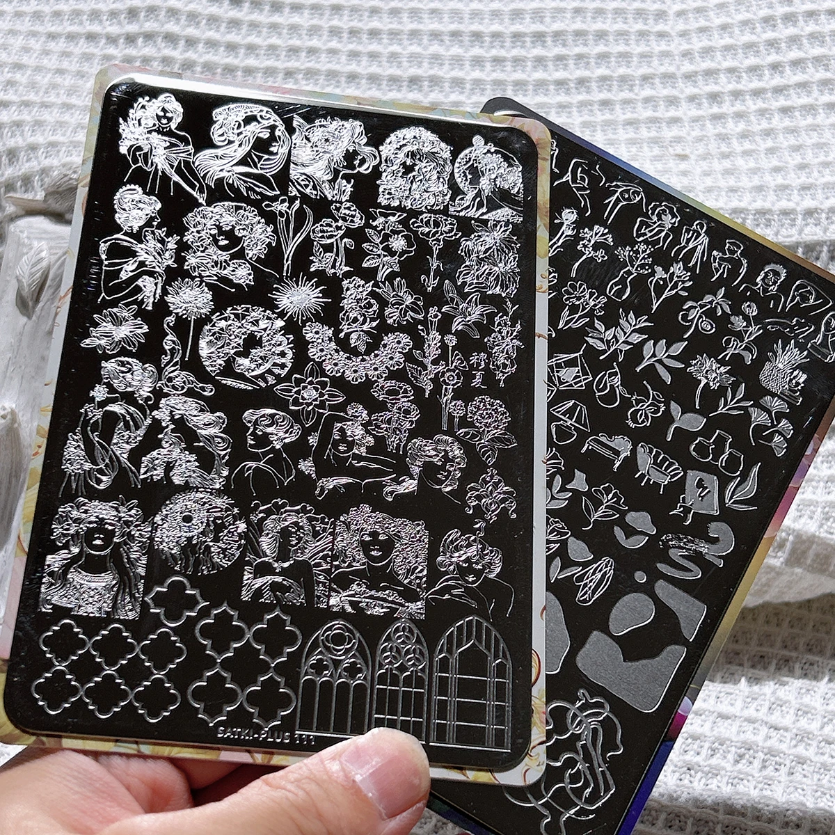 Nail Art Stamping Plate for Beginners, No Hand Painting Required, High-Quality Stamping Template, Bohemian Ethnic Style, Moroccan Totem Pattern Stamping Plate, Transparent Silicone Stamp, Nail Art Tool, Quick Nail Art for Lazy People, New Try, New Method, Technology Changes Beauty