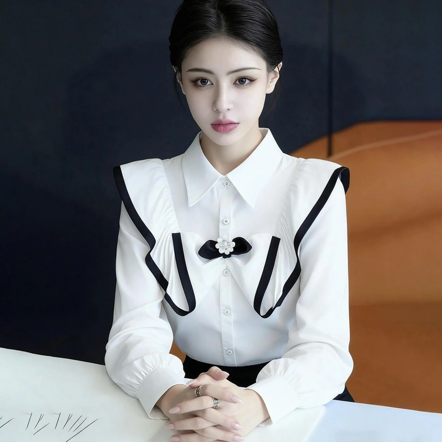 

Новая женская блузка весна-лето 2026 с контрастной отделкой, элегантным воротником Питер Пэн, жемчужными пуговицами и длинными рукавами, офисный топ для женщин