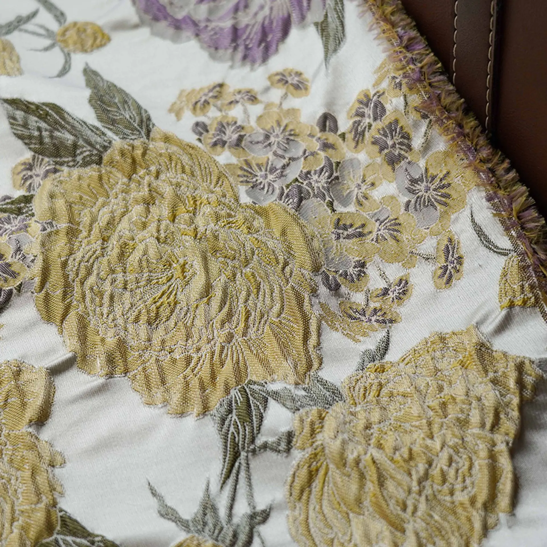 

Brocade Floral Relief Jacquard Damask Upholstery Fabric Curtains Dining Chair Cover Home Decoration Pillow Cushion Materials
