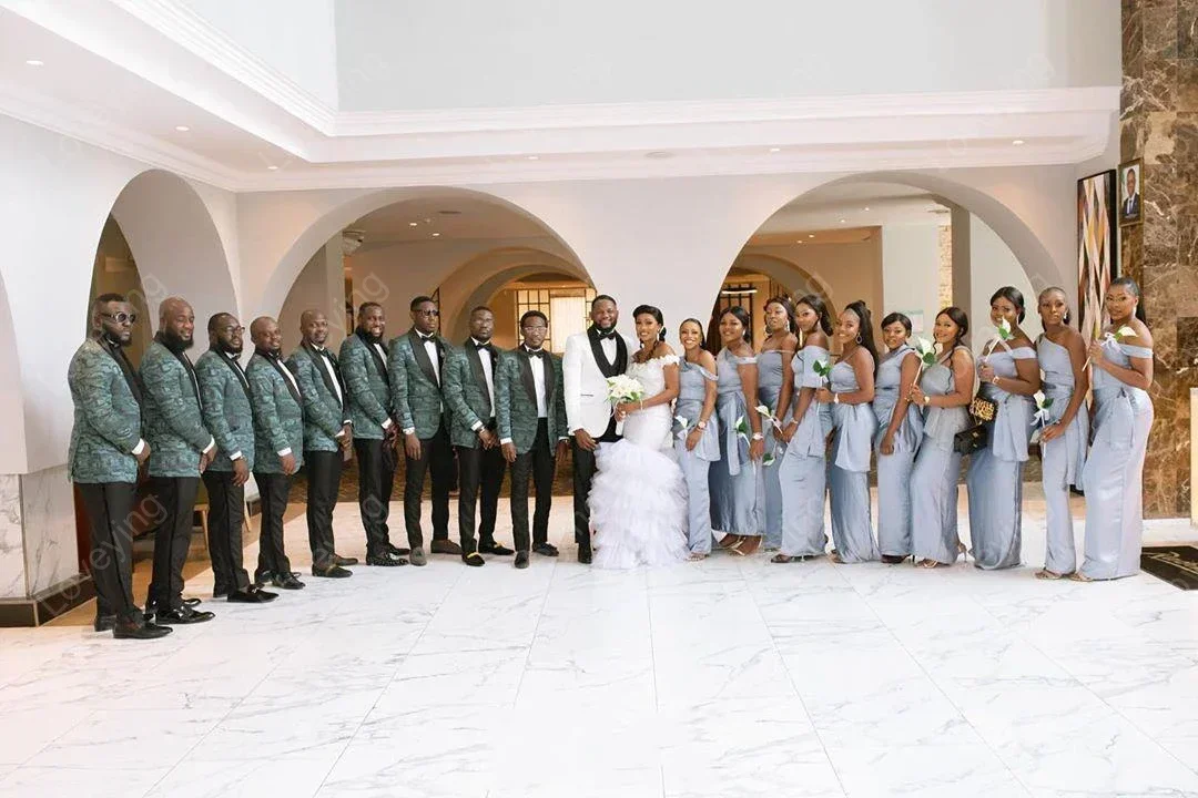 تخصيص مثير قبالة الكتف الدانتيل يزين Vestido De Noiva Sereia سويب تراين طبقات تول أسود بنات زي العرائس