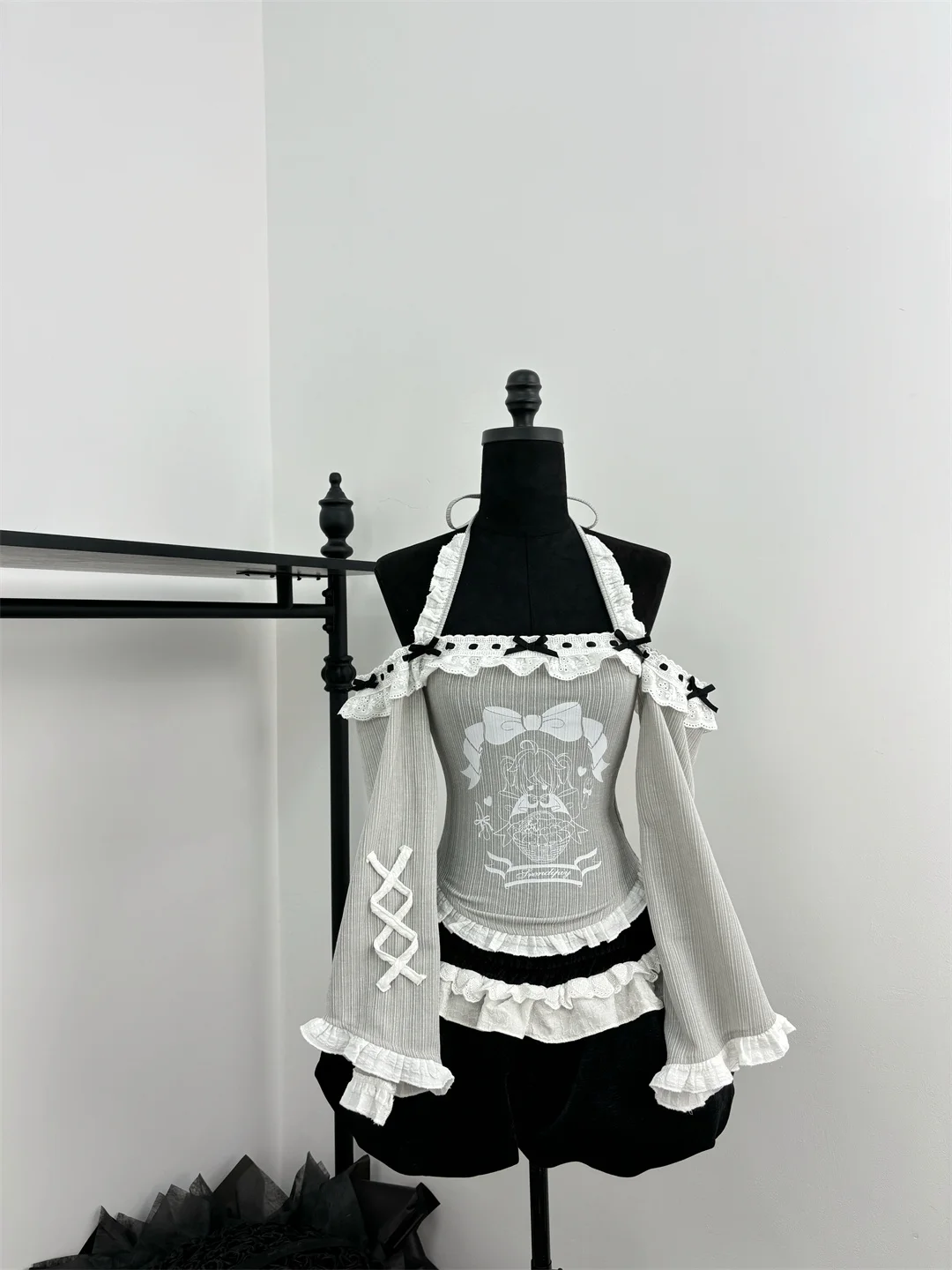 Vintage-Shorts im Lolita-Stil, 2-teiliges Set für Damen, süßer Schleifendruck, schulterfrei, langärmelig, Oberteil, hohe Taille, kurzer Anzug, süßes Y2k-Outfit