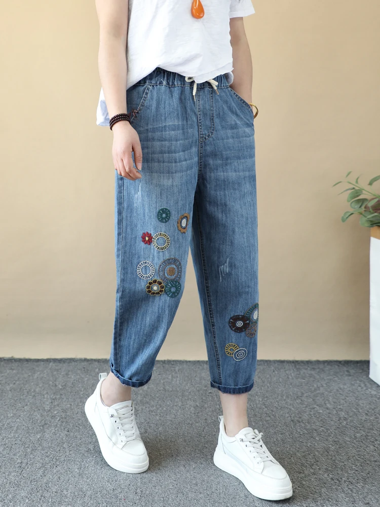 

Летние свободные утягивающие джинсы-шаровары с цветочной вышивкой и высокой талией, женские брюки на семи футов, тонкие джинсовые брюки прямого кроя