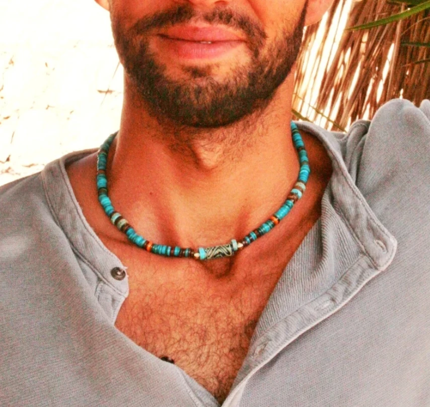 Collar vintage de nicho para hombre Boho Resort viento turquesa metal mezcla patrón piedra cuentas cadena de clavícula