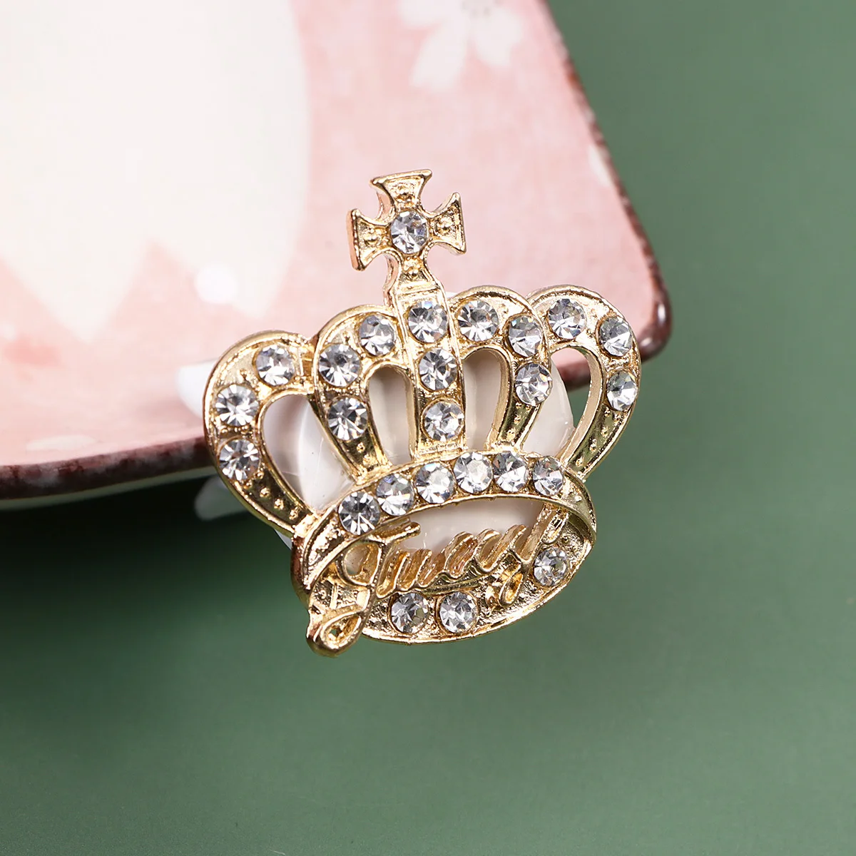 

2Pcs Car Perfume Clip Rhinestone Shape Sparkling Aromatherapy Diffuser Vent Clip Auto Car Air Freshener Decoration