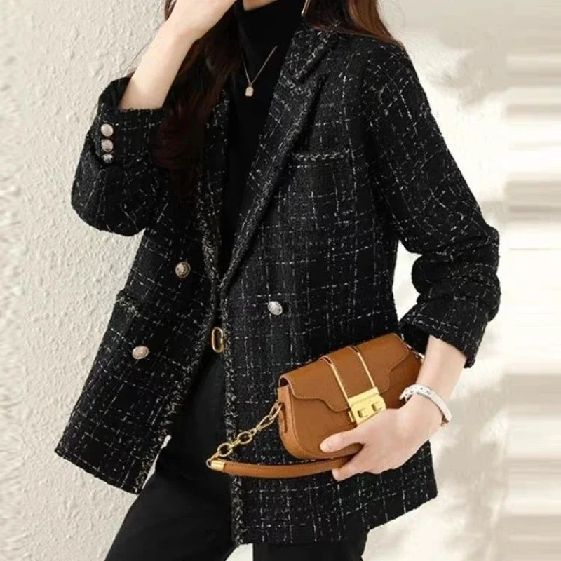 

2025 New Women's Autumn Winter Quilted Thickened Tweed Casual Blazer Artistic Retro Premium Korean Style Trench Coat