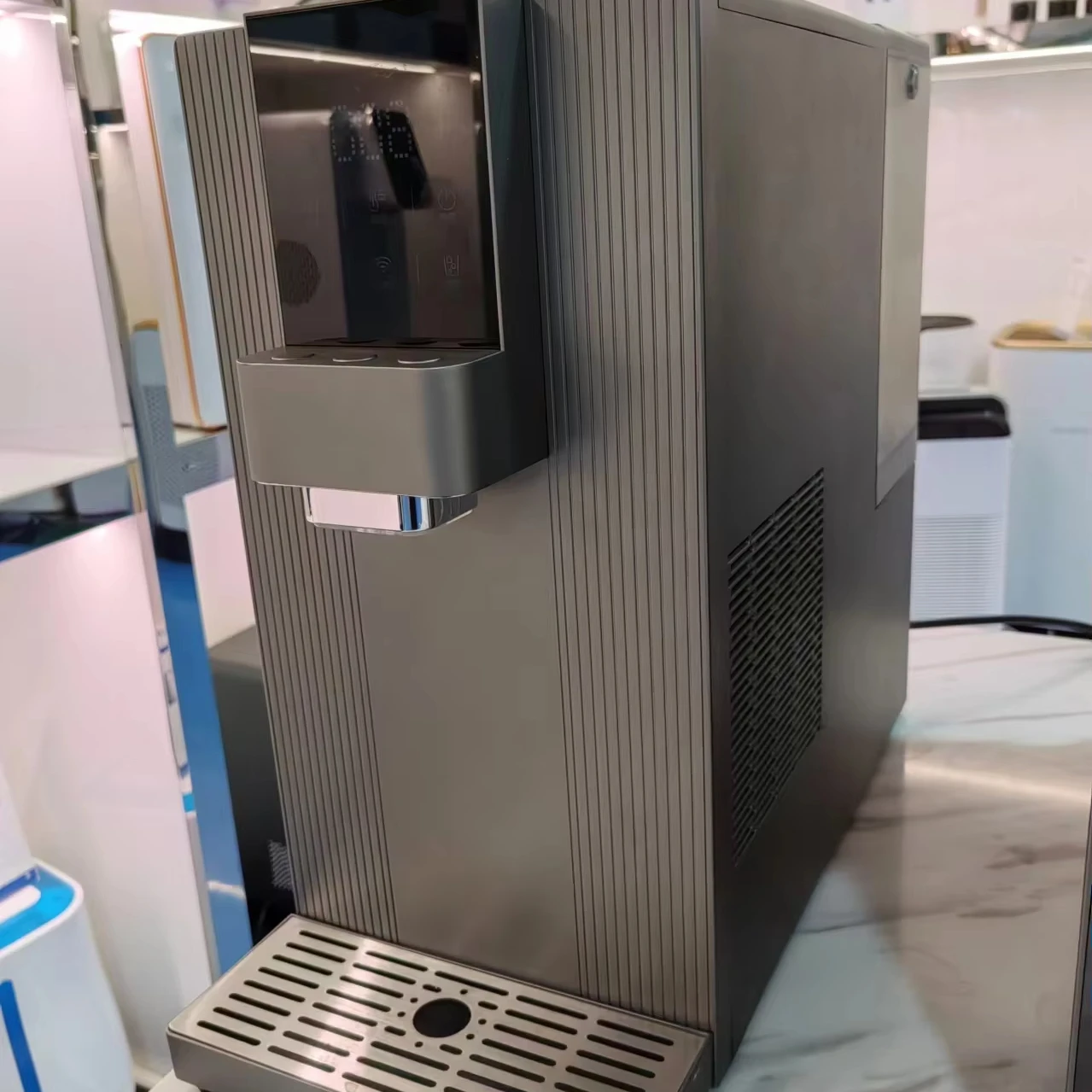 

Household Soda Water Making Machine Co2 Sparkling Water Dispenser Hot Cold Soda Sparkling Water Maker Machine