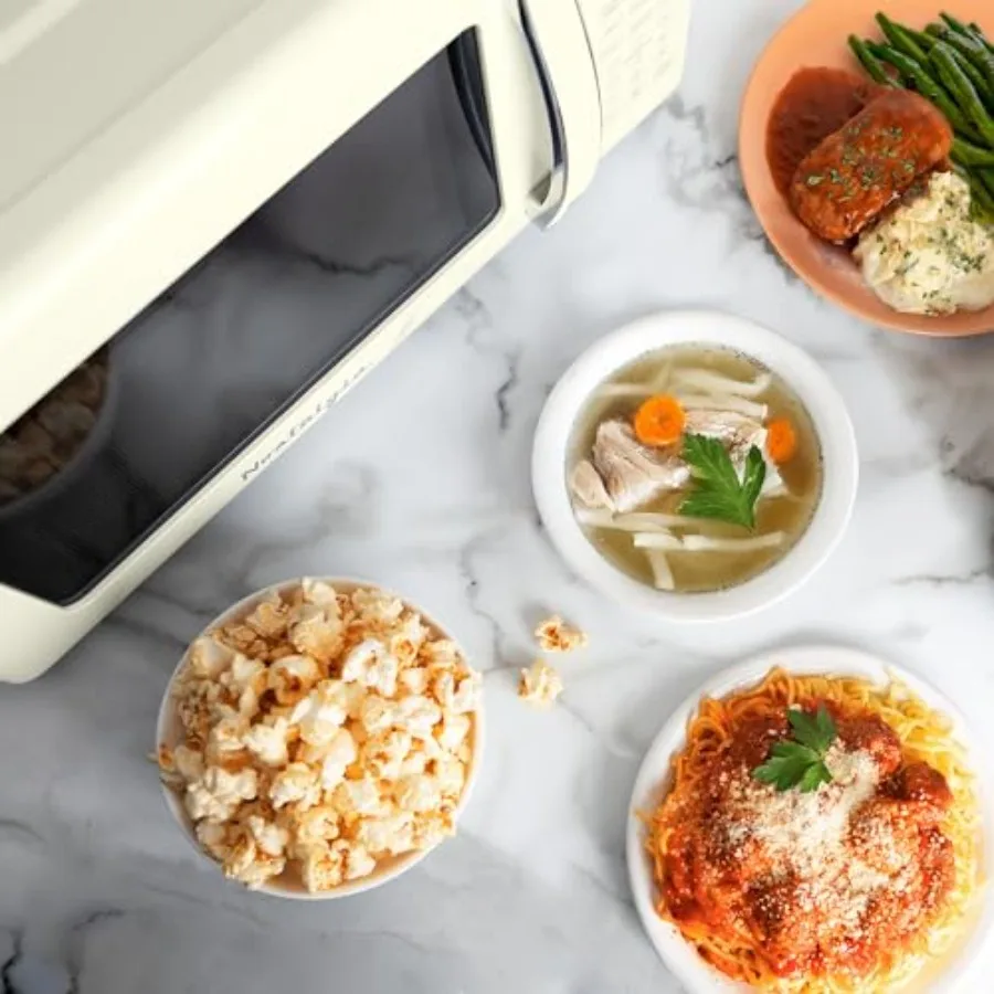 Retro 700W Microwave Oven 0.7 Cu Ft Capacity Child Safety Lock 8 Auto-Cook Settings Square Window Countertop Kitchen Appliance