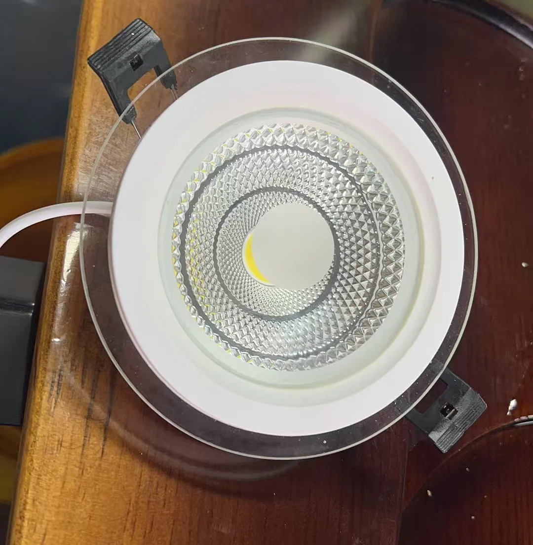 Custom.Hot Sale LED Slatwall Display Stand mit Aluminiumeinsätzen Sltawall Gondola für Stoffgeschäft