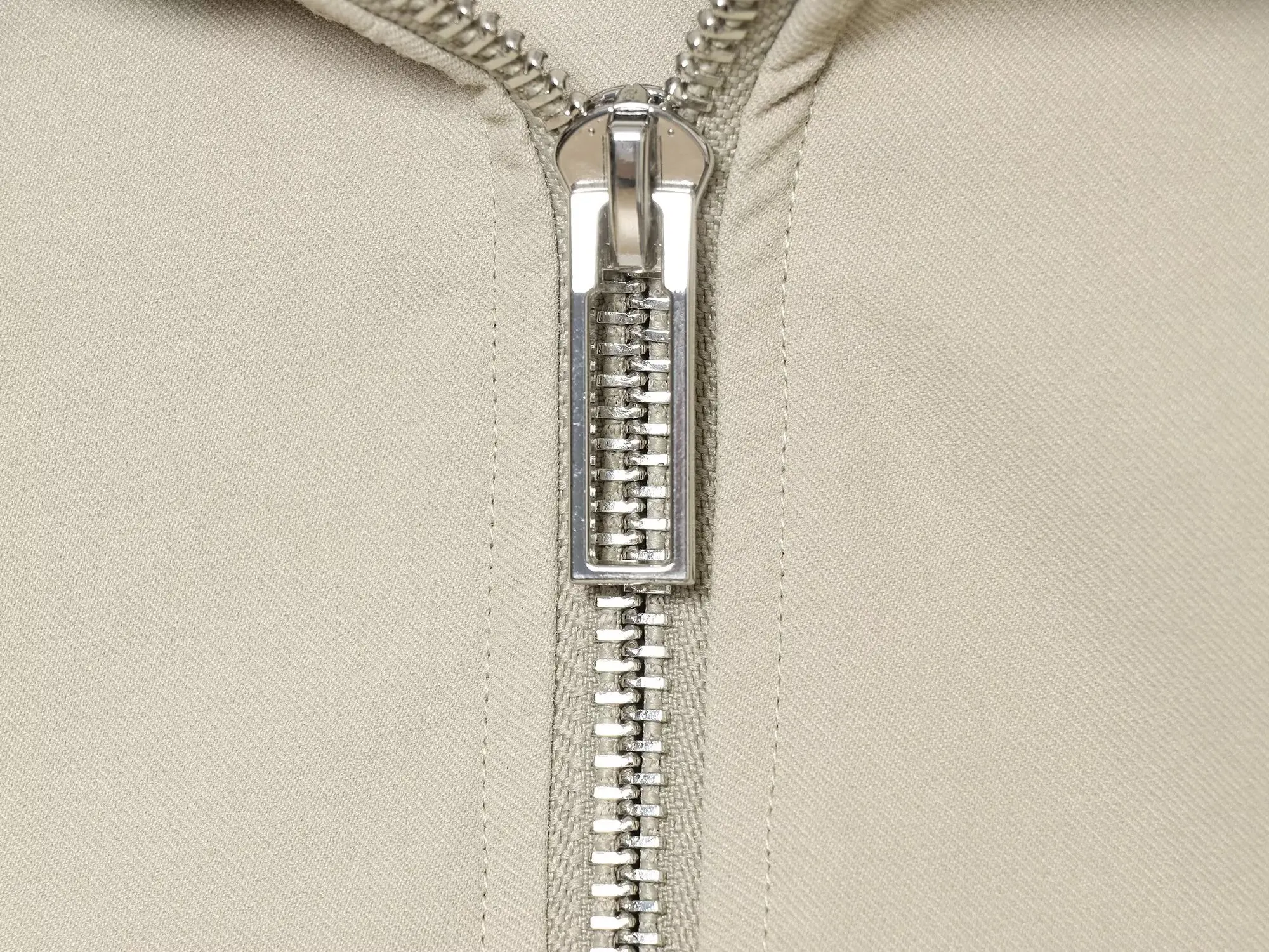 BSAY Neue minimalistische beige Kapuzenjacke für Damen, lockere, kurz geschnittene Oberbekleidung mit durchgehendem Reißverschluss, langärmliger Windbreaker im lässigen Workwear-Stil – Detail 10