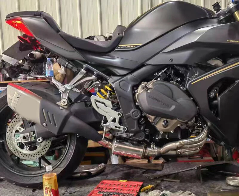 For modifying the exhaust pipe of the new QJMOTO Sai 800 motorcycle model 600RS front and center exhaust original appearance
