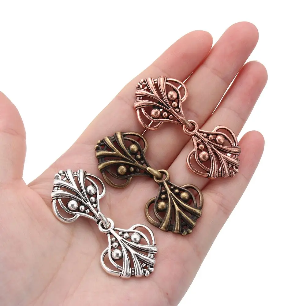 Fashion Winter DIY Retro Sewing Sweater Blouse Pin Clip Clasps Cardigan Clip Shawl Brooch