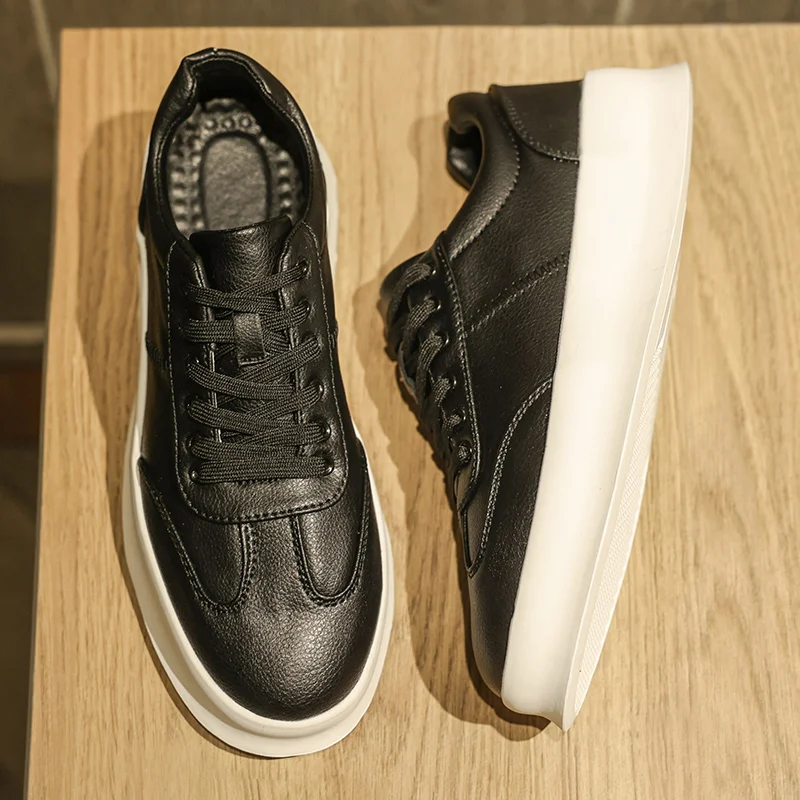 Lightweight Men Sneakers Genuine Leather White Shoes Fashion Breathable Retro Training Shoes Athletics Sport Casual Shoes Studen
