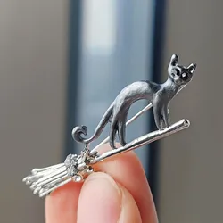 Creative Enamel Cat Riding Magic Broomstick Brooches For Women Men Clothing Backpack Cute Cartoon Kitten Animal Brooch Jewelry