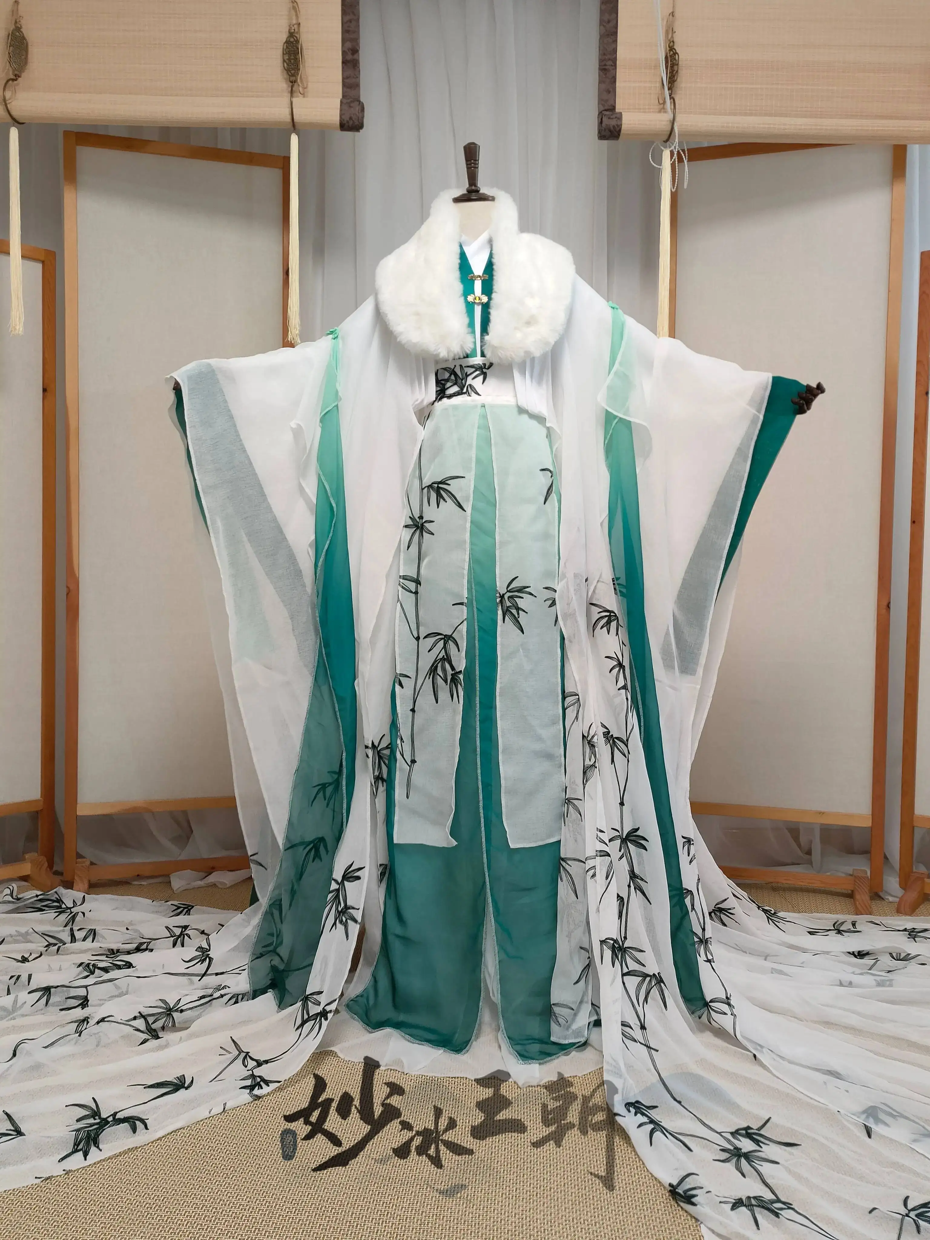 

Ancient-style costume cosplay halloween with no specific attributes traditional Chinese costume custom character design