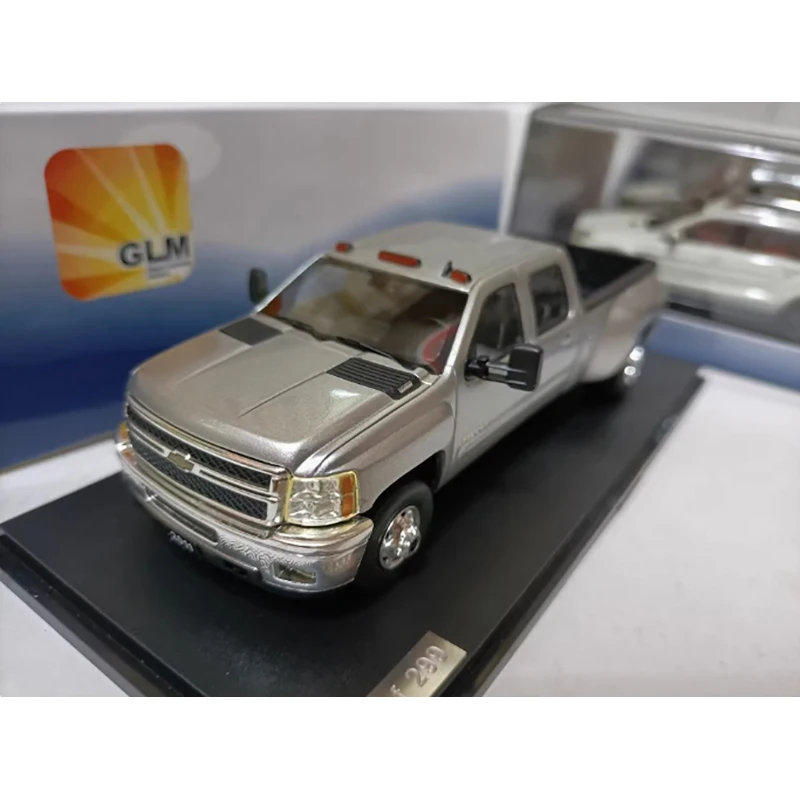 

GLM Resin 1:43 2011 Chevrolet's Silverado 3500HD 4x4 Pickup Truck Car Model Classics Adult Souvenir Gift Static Display