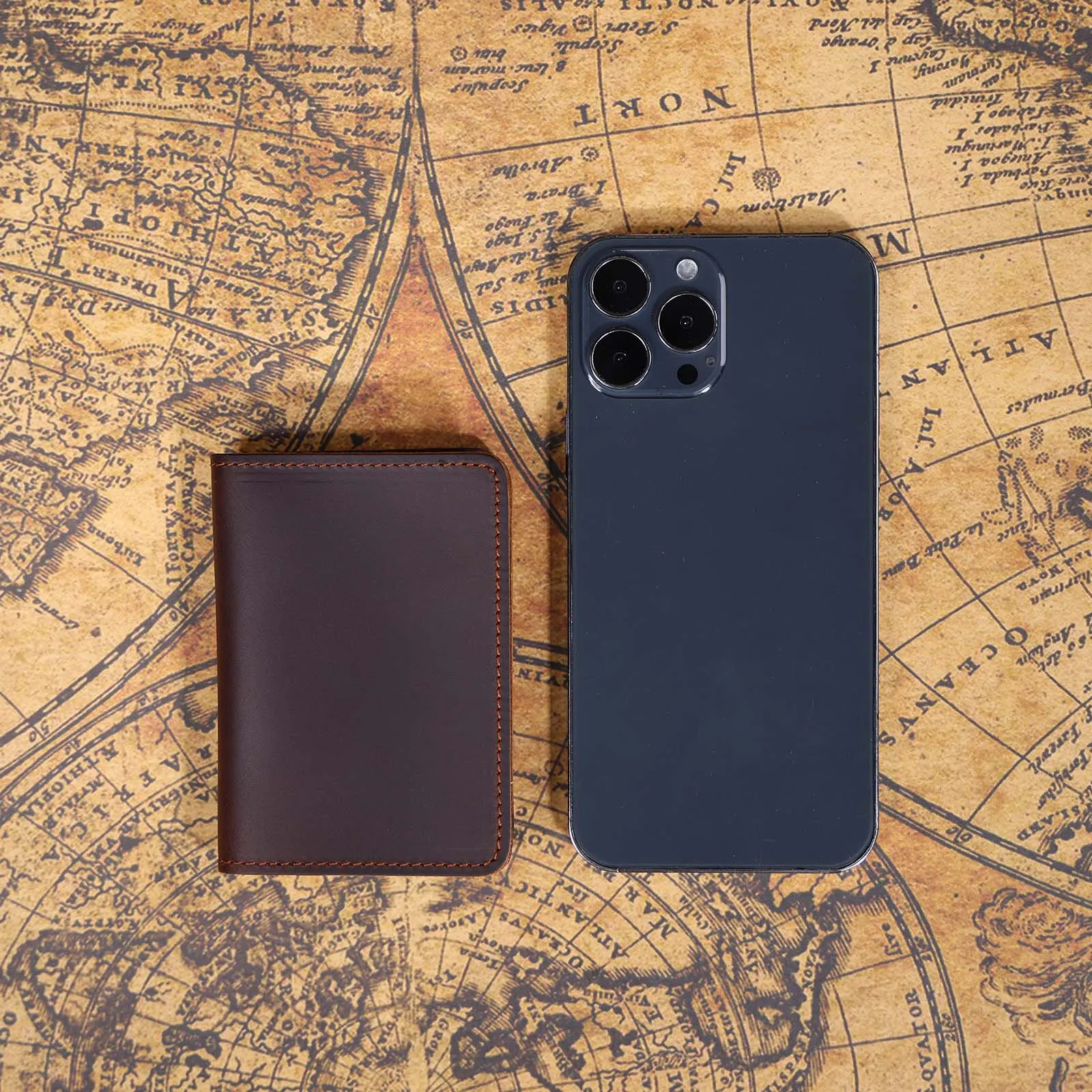 Echtleder-Kartenetui, einfache Mini-Geldbörse von Crzay House Leather, perfekt zum Tragen von Bargeld und Karten – Detail 3