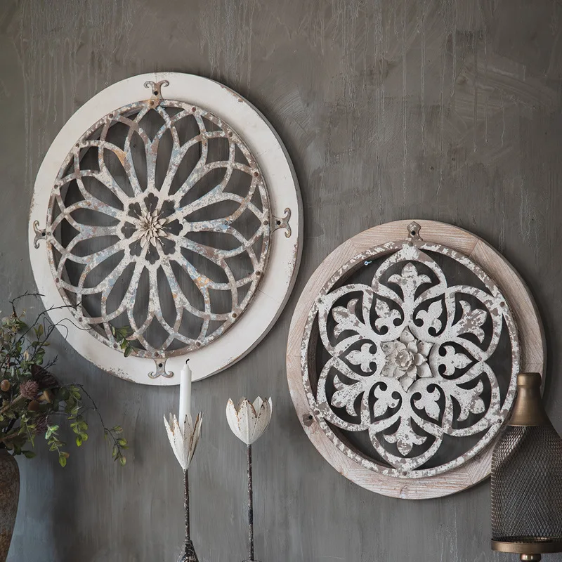 Vintage Decorative Iron Hollowed-out Mandalas Classic Fleur Design Wooden Frame Round Wall Accents Decoration Home Accents