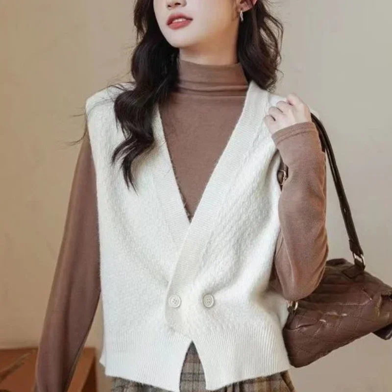 V-neck Ladies Sweaters Winter Button Short Knitted Top for Women Brown Vest Modern Tricot Blouse Designer Sale 90s Vintage Crop