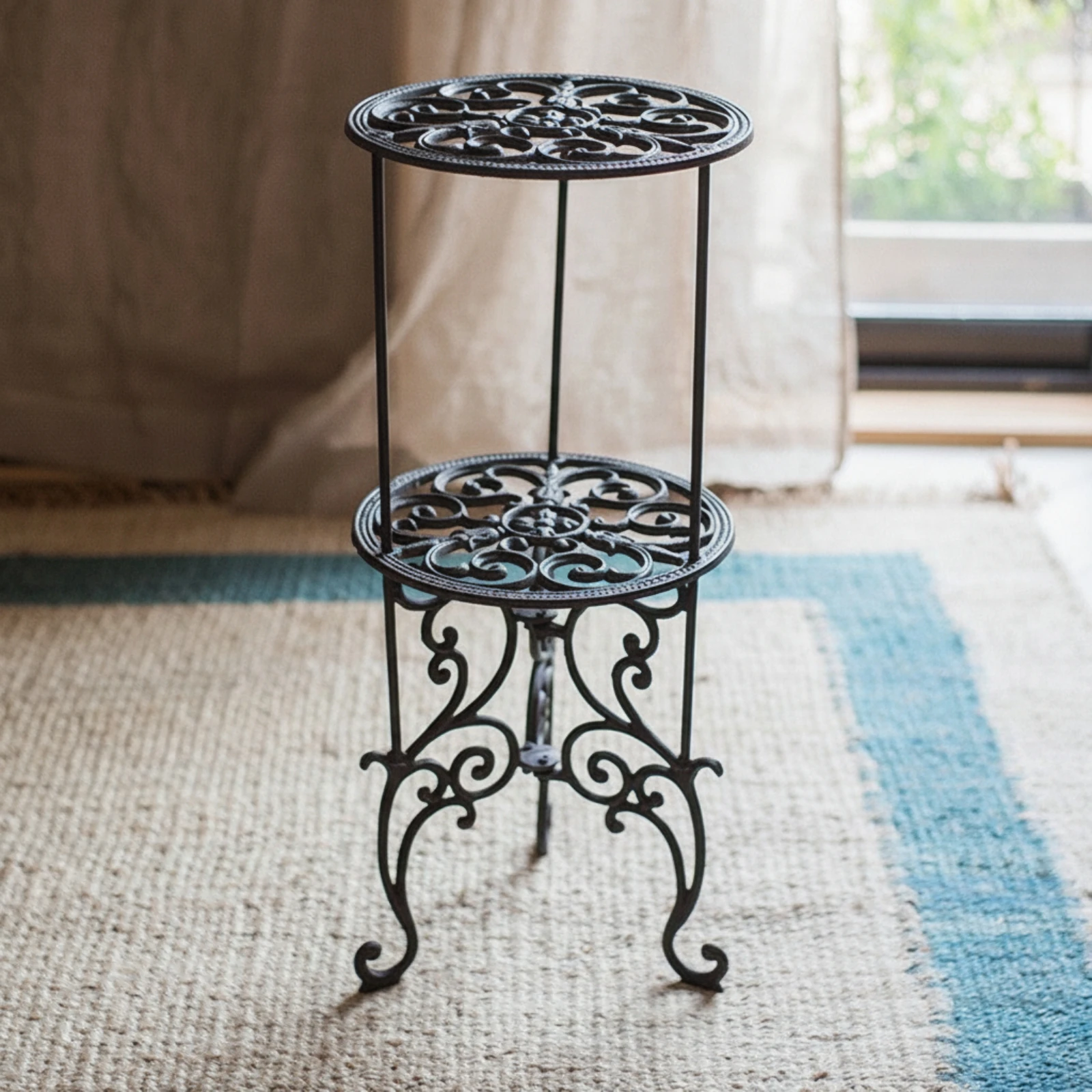 Two-Tier Plant Stand Metal Tiered Plant Stand Potted Rack Indoor Accent Table Outdoor for Gardeners, Living Room, Balcony